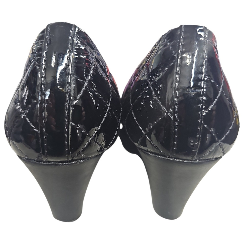 Tory Burch "Quinn" quilted patent leather wedge pump - Picture 6 of 8